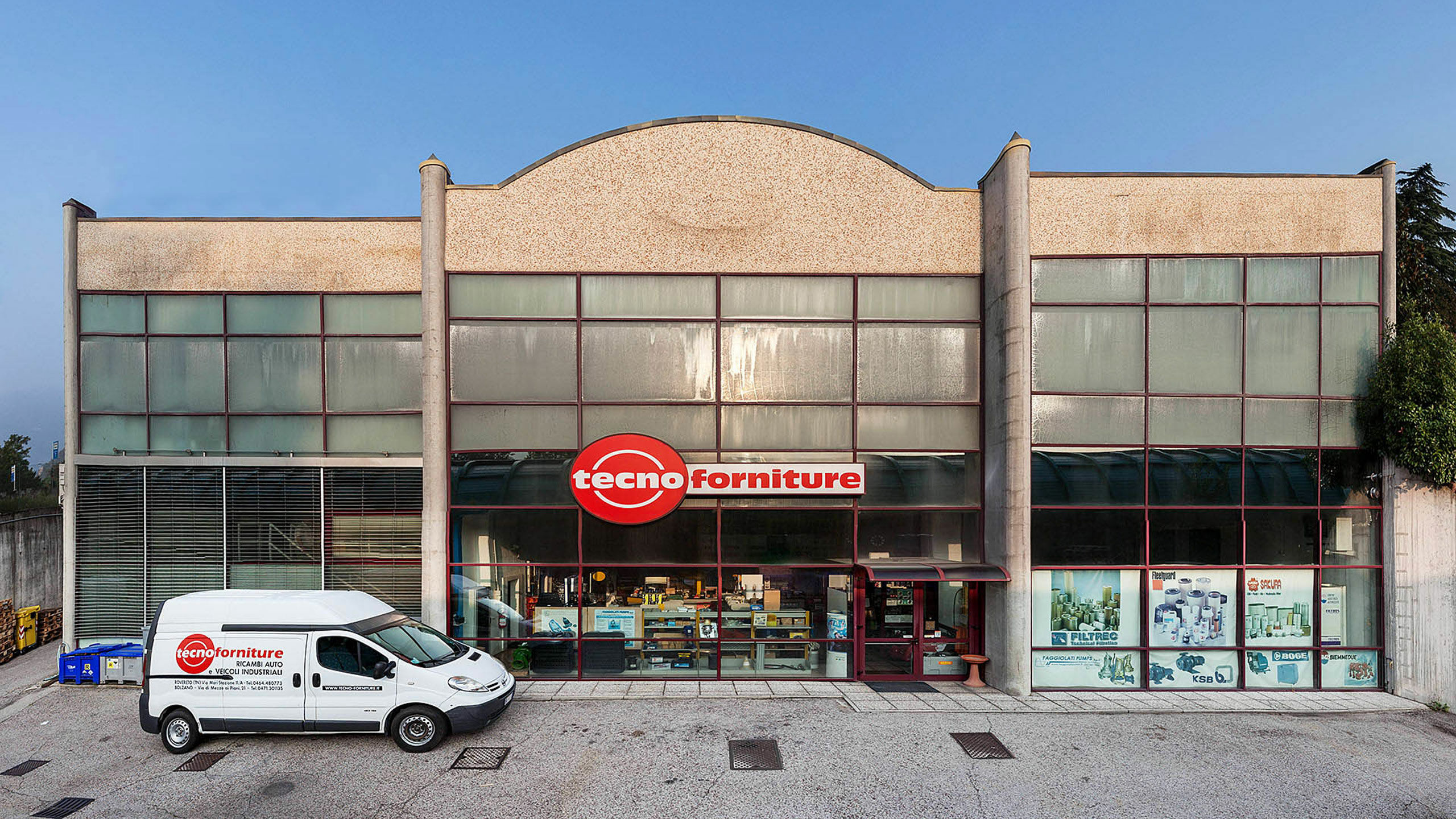 Tecno Forniture S.r.l - ricambi auto e veicoli commerciali Tecnoforniture srl | L'azienda